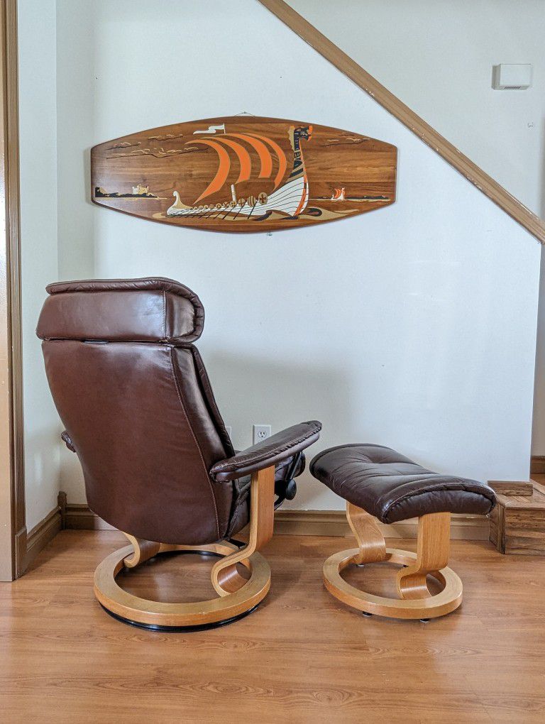 Vintage Ekornes Stressless Leather Lounge Chair Recliner & Ottoman