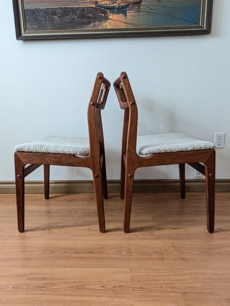 Stunning Set of 4 Mid Century Danish Modern Teak Dining Chairs by D Scan