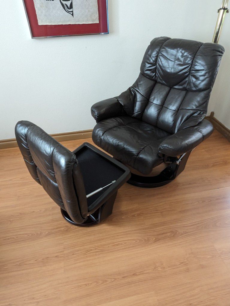 Large Stressless Style Brown Leather Lounge Chair Recliner & Ottoman by Benchmaster