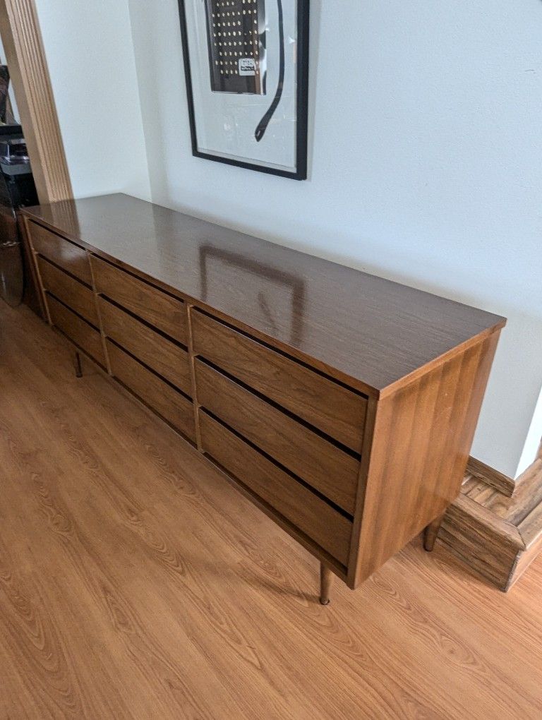 Mid Century Modern 9 Drawer Walnut Dresser by Bassett