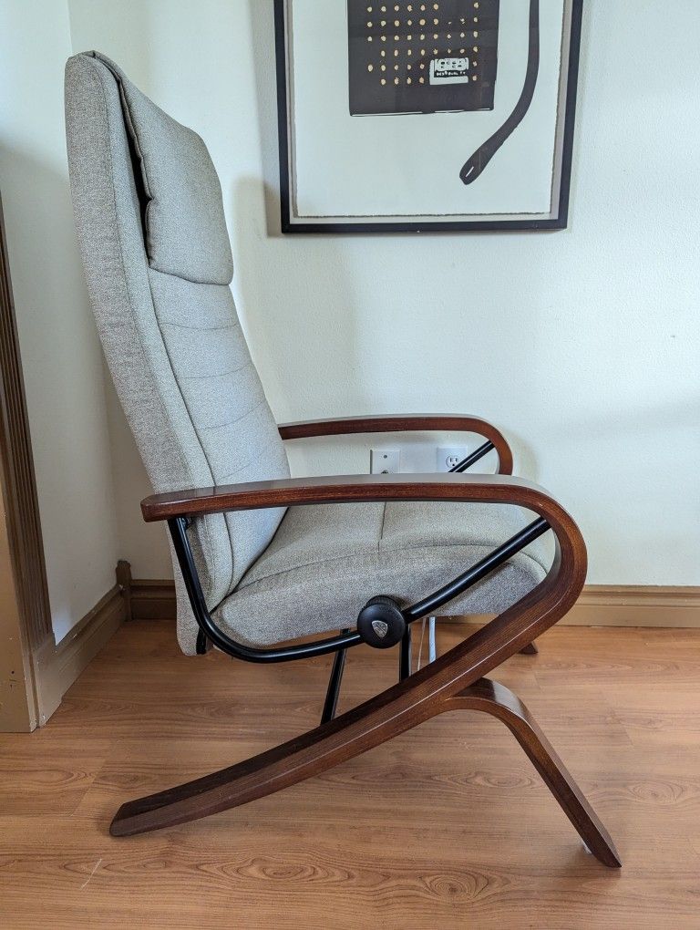 Ekornes Stressless You Upholstered Lounge Chair Recliner & Ottoman