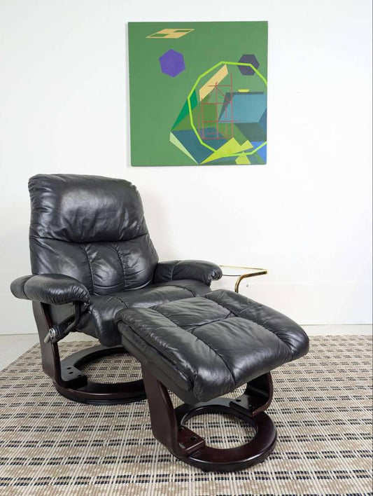 Ekornes Stressless Style Leather Recliner Large by Benchmaster