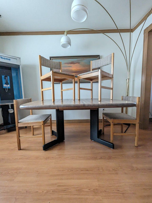 Danish Modern White Oak Pedestal Dining Table & 4 Chair Set