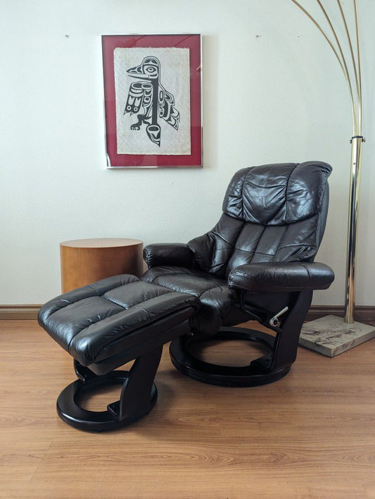 Large Stressless Style Brown Leather Lounge Chair Recliner & Ottoman by Benchmaster