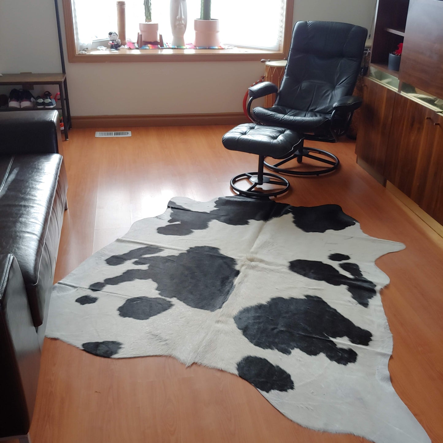 Beautiful Luxury Brazilian Cow Hide Area Rug 6x7