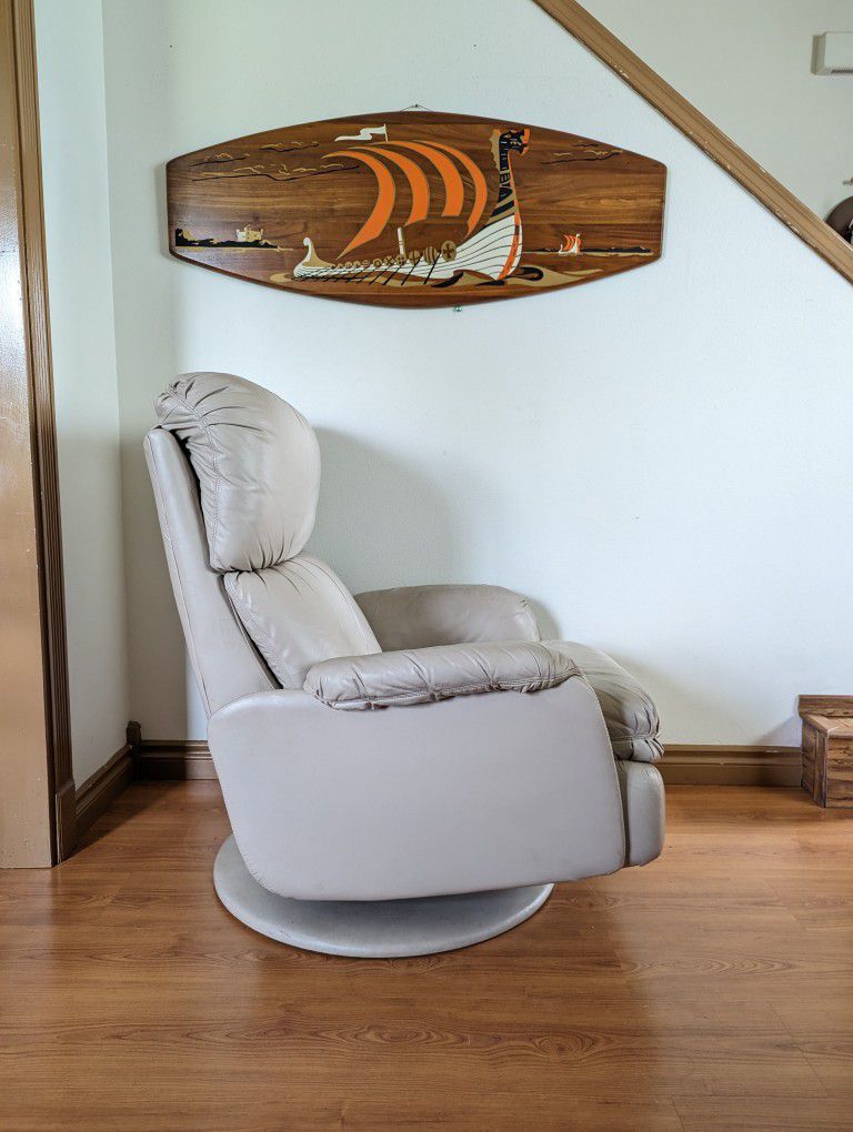 Modern Swivel, Rocker, Leather Lounge Chair Recliner by Barcalounger