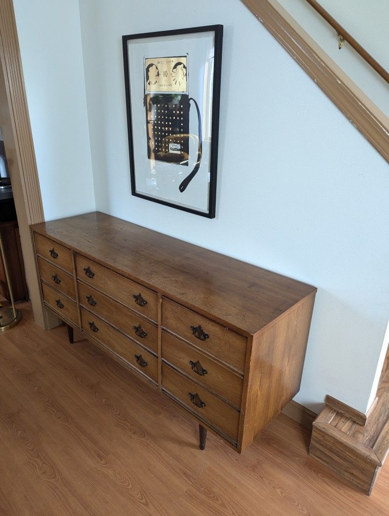 Mid Century Modern Dixie 9 Drawer Lowboy Dresser
