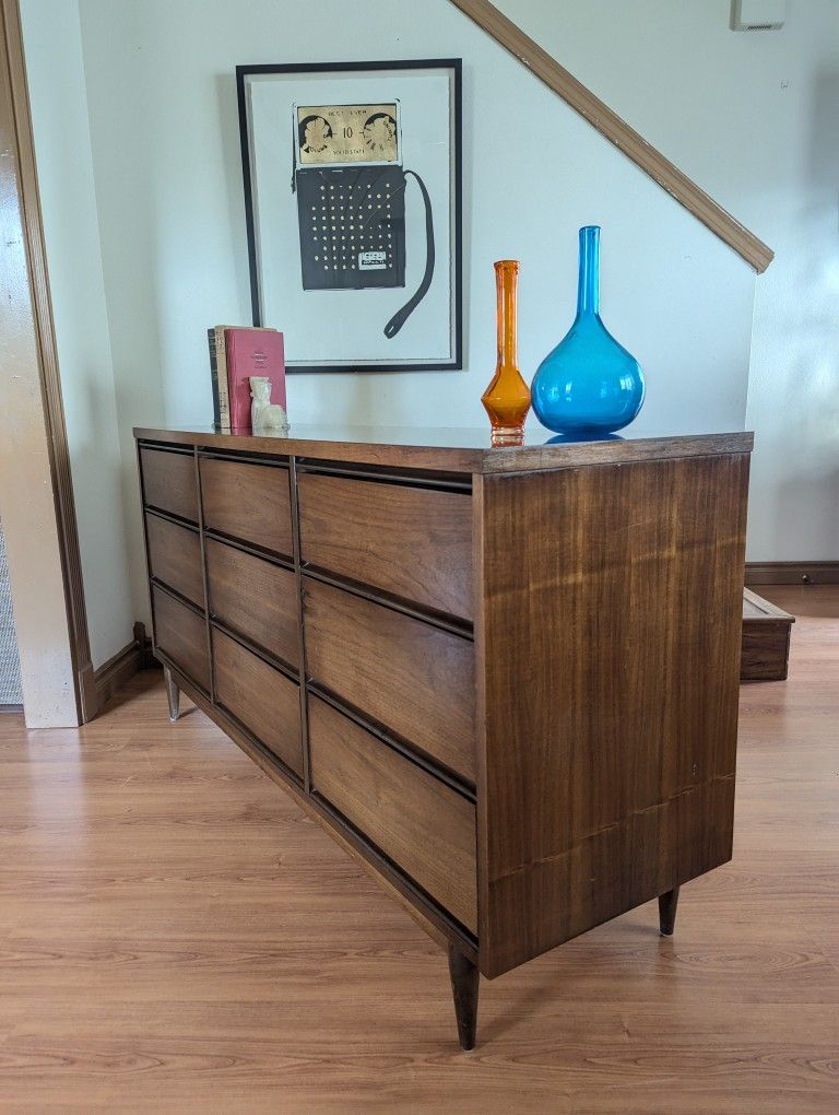 Mid Century Modern 9 Drawer Lowboy Dresser by Broyhill
