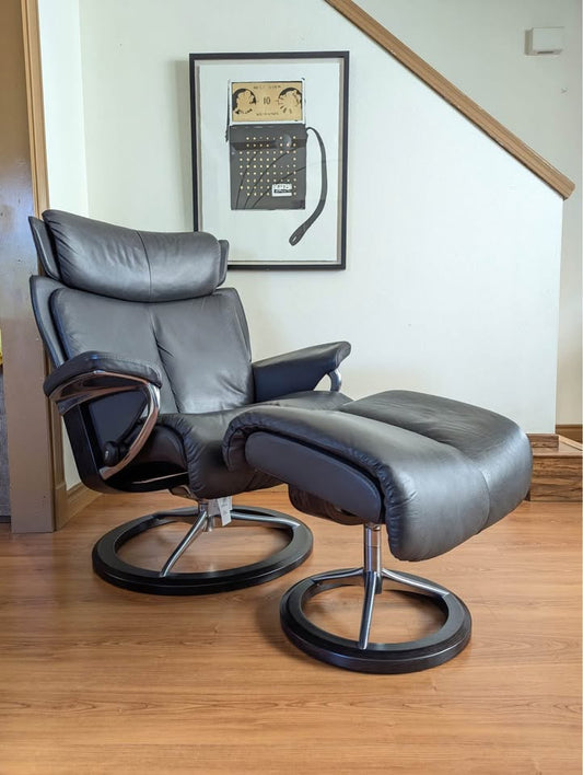 Ekornes Stressless Magic Large Signature Base Recliner & Ottoman