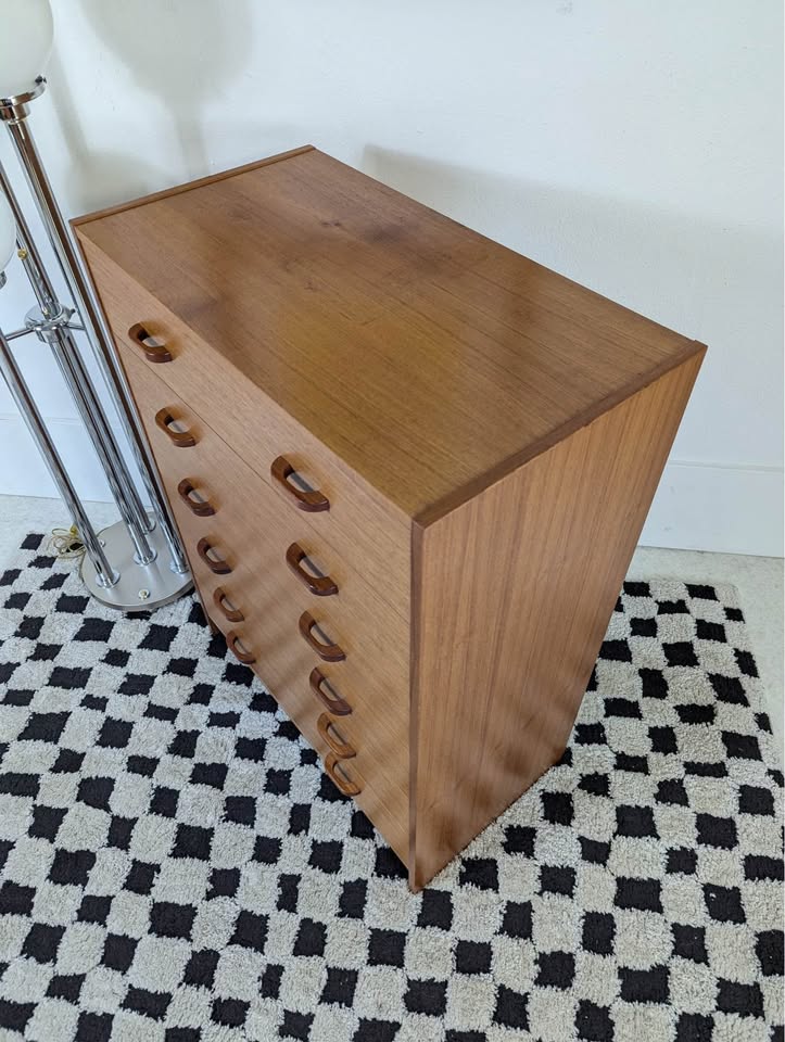 Mid Century Danish Modern 6 Drawer Teak Highboy / Lingerie Chest