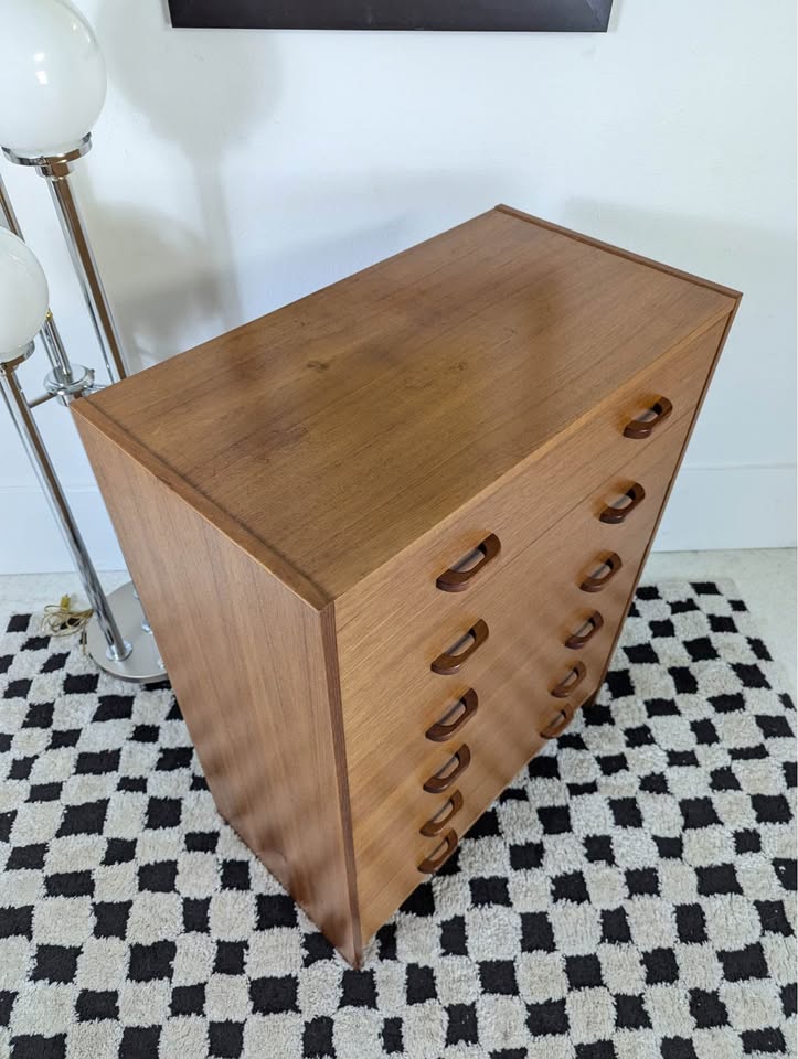Mid Century Danish Modern 6 Drawer Teak Highboy / Lingerie Chest