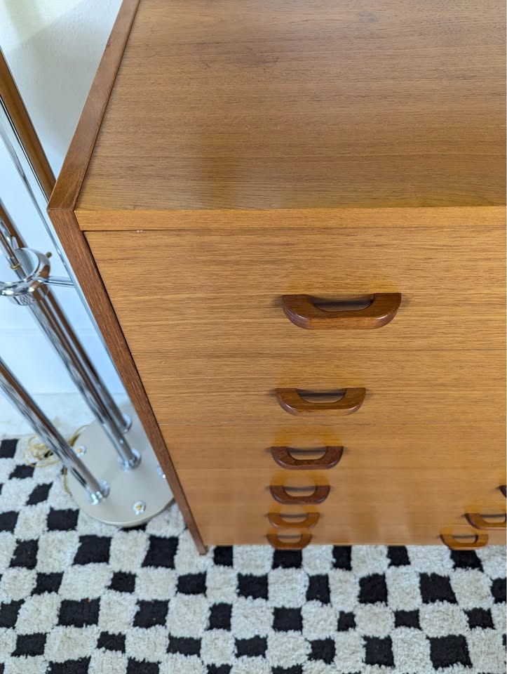 Mid Century Danish Modern 6 Drawer Teak Highboy / Lingerie Chest