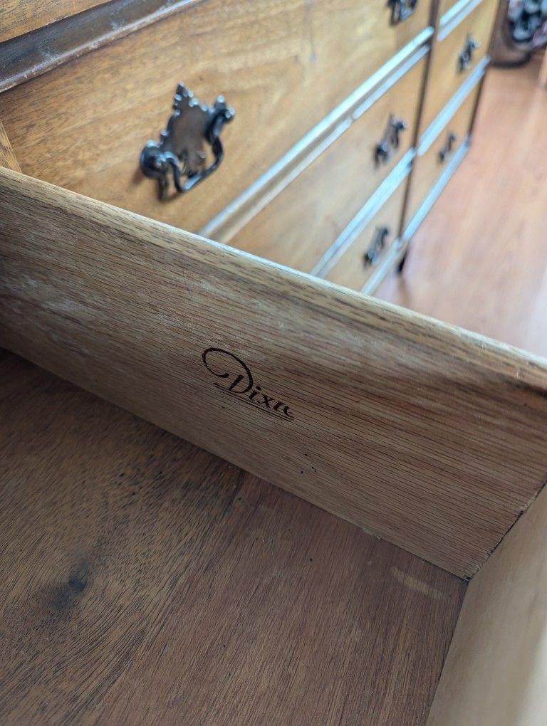 Mid Century Modern Dixie 9 Drawer Lowboy Dresser