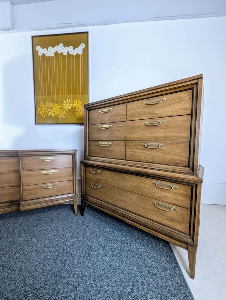 Johnson Carper Mid Century Modern Bedroom Set