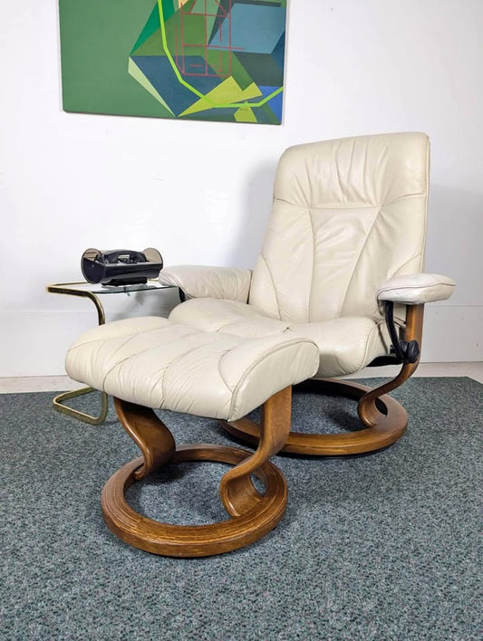 Ekornes Stressless Ivory Leather & Teak Classic Base Recliner Chair & Ottoman