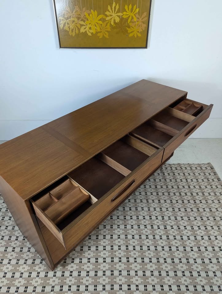 Stunning MCM Henredon Circa '60 Eight Drawer Walnut Dresser