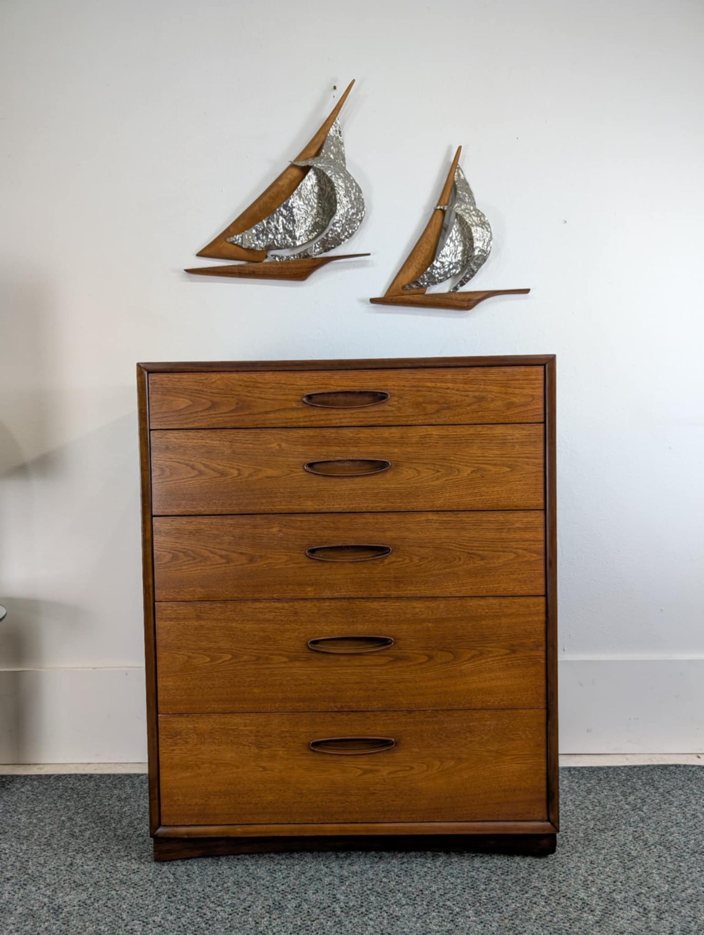 Stunning MCM Henredon Circa '60 Five Drawer Walnut Highboy Dresser