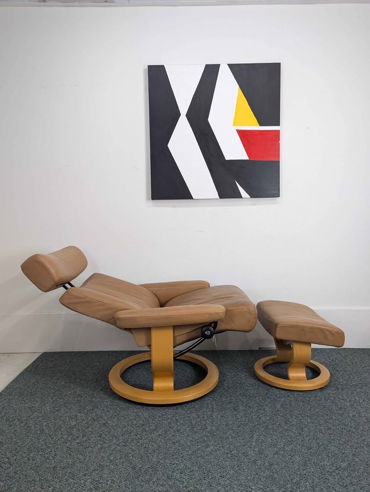 Ekornes Stressless Leather Lounge Chair & Ottoman / Tan Lounger Recliner