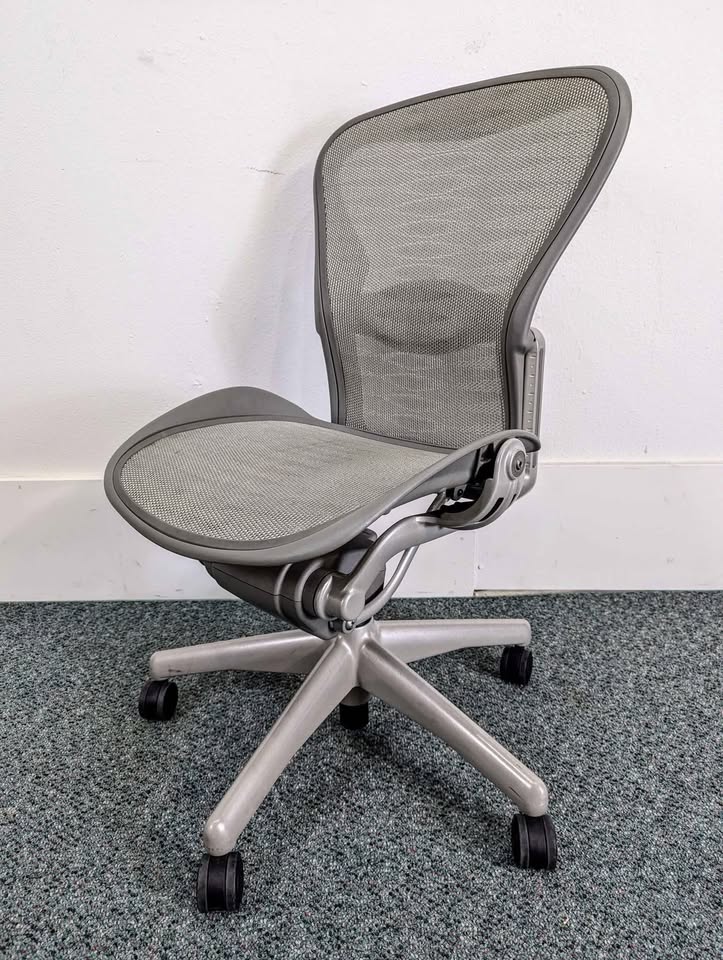 Herman Miller Aeron Size B Medium Office Desk Chair
