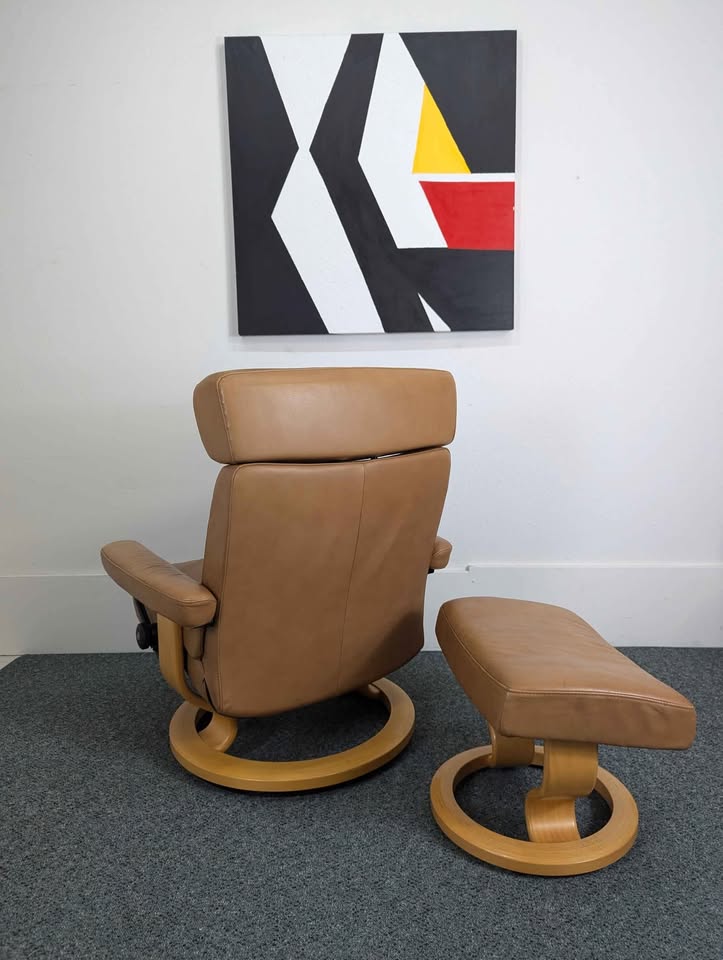Ekornes Stressless Leather Lounge Chair & Ottoman / Tan Lounger Recliner