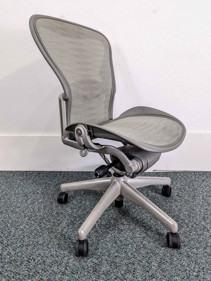 Herman Miller Aeron Size B Medium Office Desk Chair