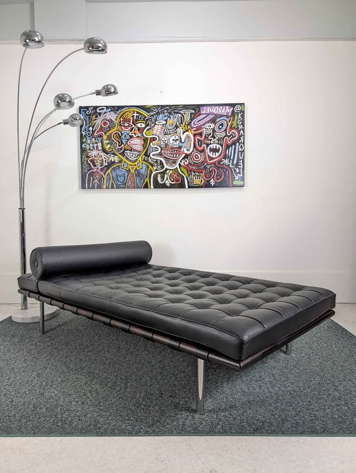 New Top Grain Italian Leather Barcelona Daybed Replica