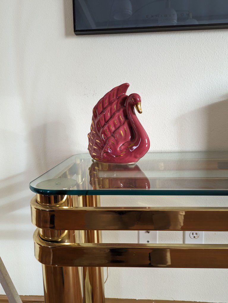 Mid Century Vintage Raspberry & Gold Ceramic Swan Table Lamp Statue