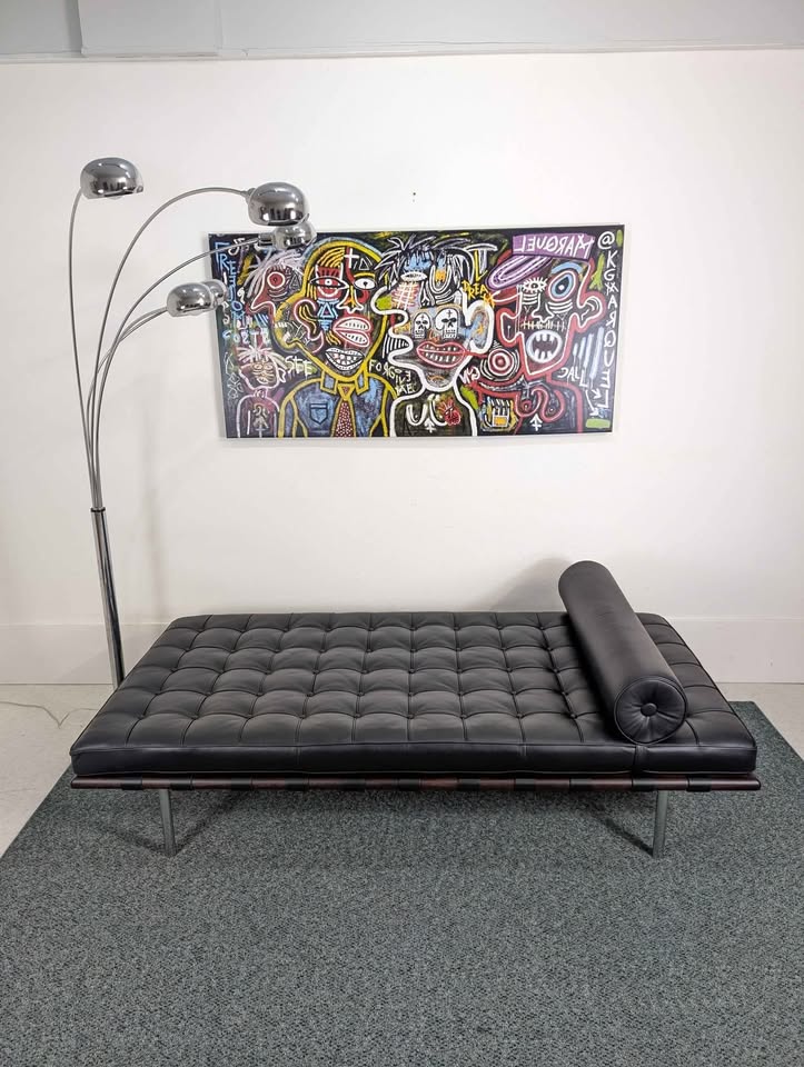 New Top Grain Italian Leather Barcelona Daybed Replica