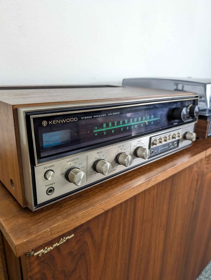 Vintage Kenwood KR-5200 Stereo Amplifier Receiver