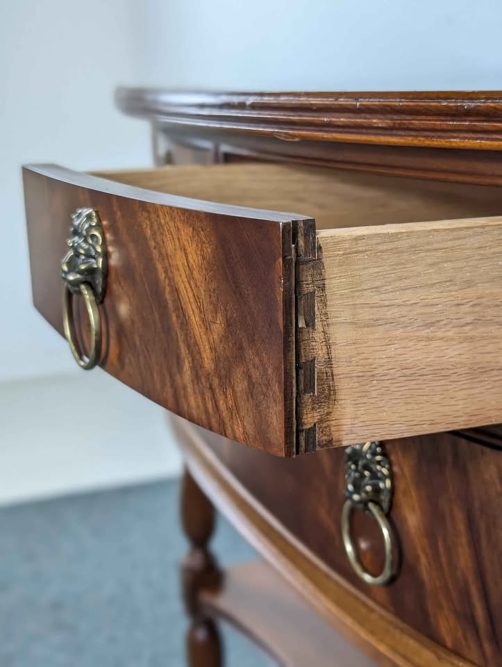 Hickory Chair Mahogany Entry / Console Table
