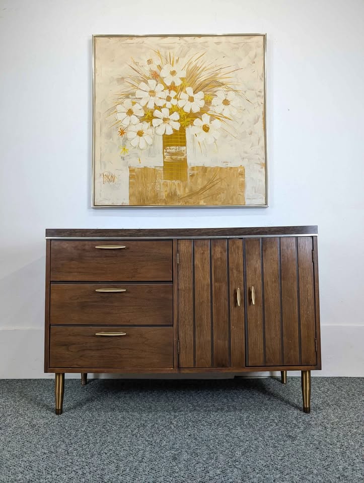 Mid Century Modern Walnut Credenza Buffet