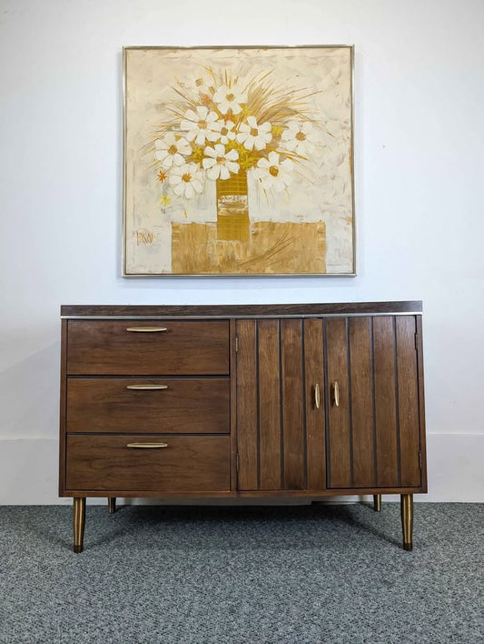 Mid Century Modern Walnut Credenza Buffet