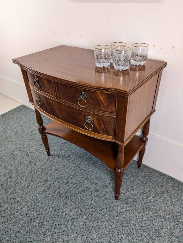 Hickory Chair Mahogany Entry / Console Table