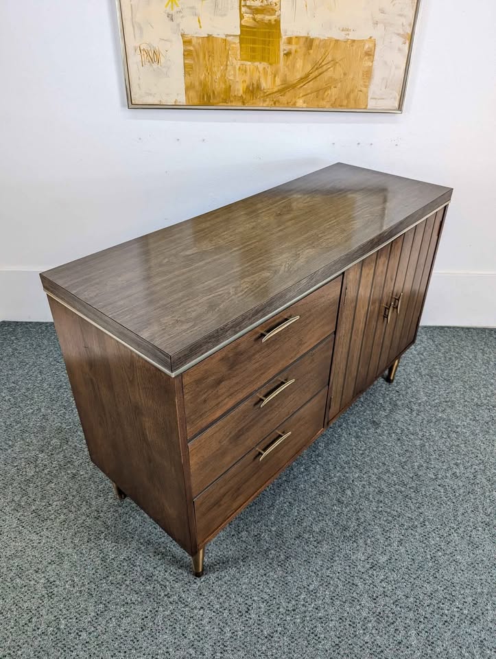 Mid Century Modern Walnut Credenza Buffet