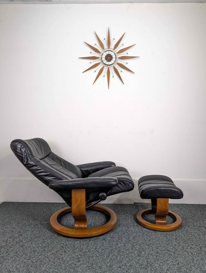 Ekornes Stressless Black Leather Lounge Chair Recliner & Ottoman