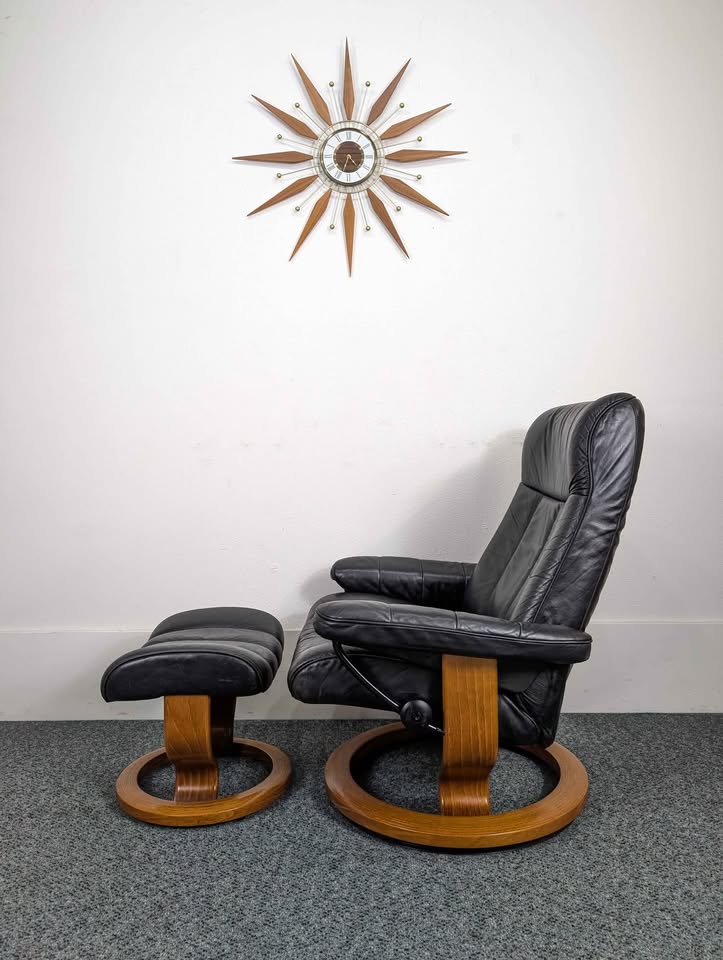 Ekornes Stressless Black Leather Lounge Chair Recliner & Ottoman