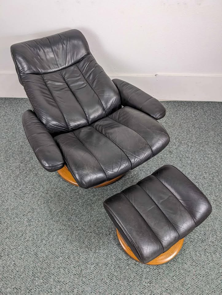 Ekornes Stressless Black Leather Lounge Chair Recliner & Ottoman