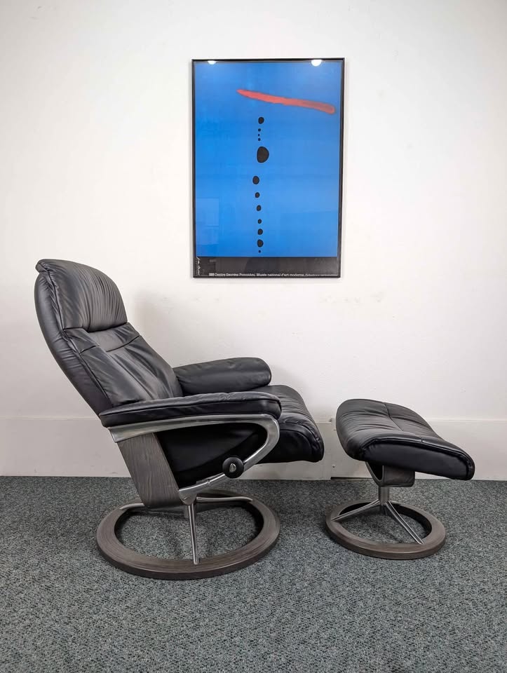 Ekornes Stressless Black Leather Lounge Chair Recliner & Ottoman