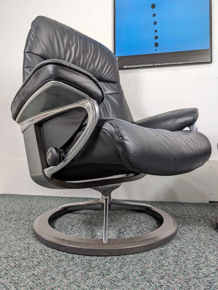 Ekornes Stressless Black Leather Lounge Chair Recliner & Ottoman