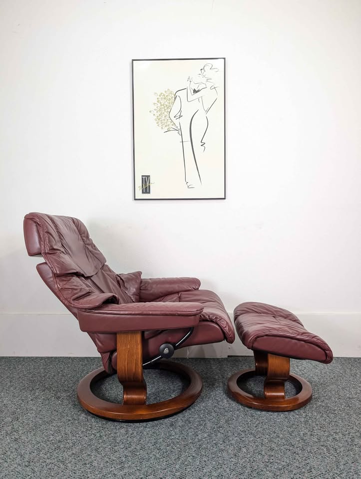 Ekornes Stressless Large Leather Lounge Chair Recliner & Ottoman