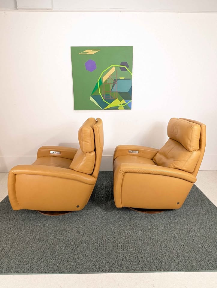 Beautiful Pair of Powered Leather Recliners by American Leather