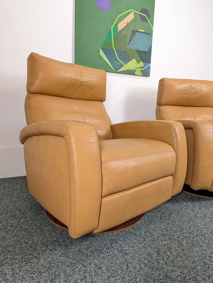 Beautiful Pair of Powered Leather Recliners by American Leather