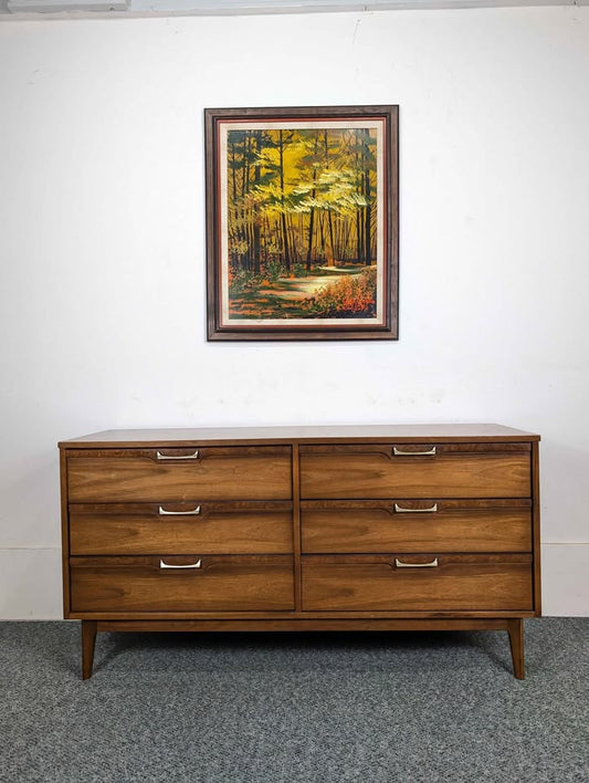 Excellent Mid Century Modern 6 Drawer Lowboy Dresser by Broyhill Lenoir