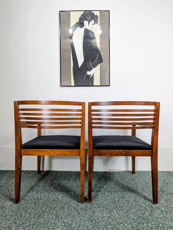 Gorgeous Pair of Ricchio Dining Chairs by Knoll