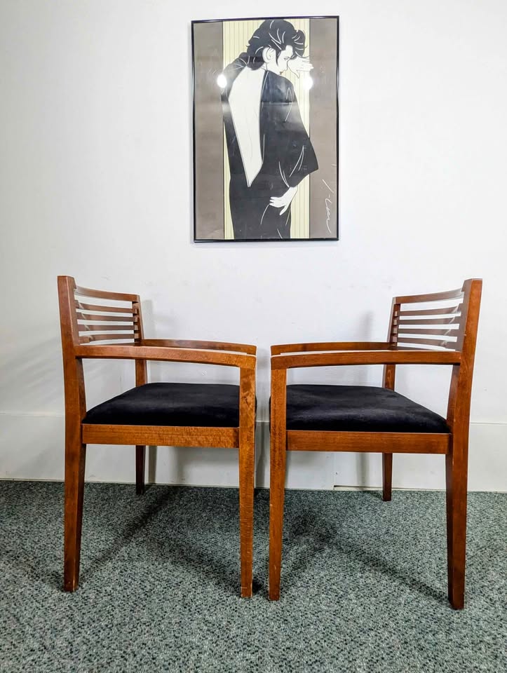 Gorgeous Pair of Ricchio Dining Chairs by Knoll