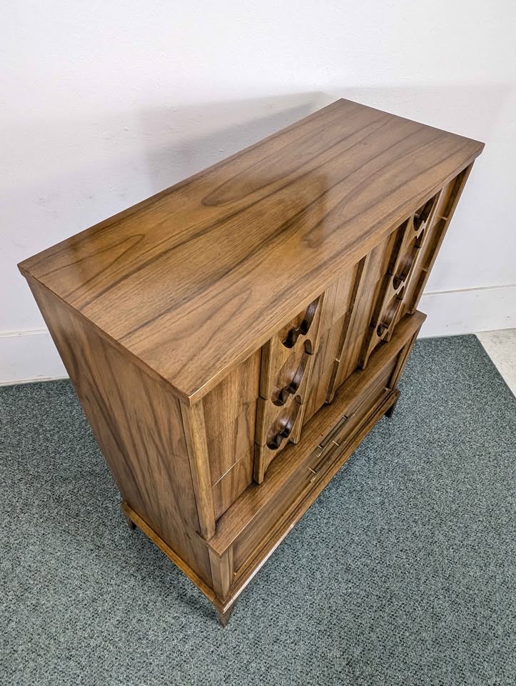 Mid Century Modern Vintage 8 Drawer Walnut Highboy