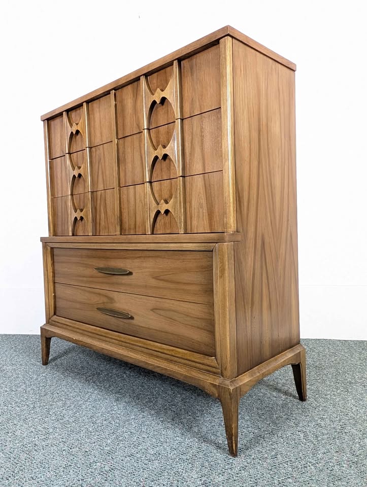 Mid Century Modern Vintage 8 Drawer Walnut Highboy