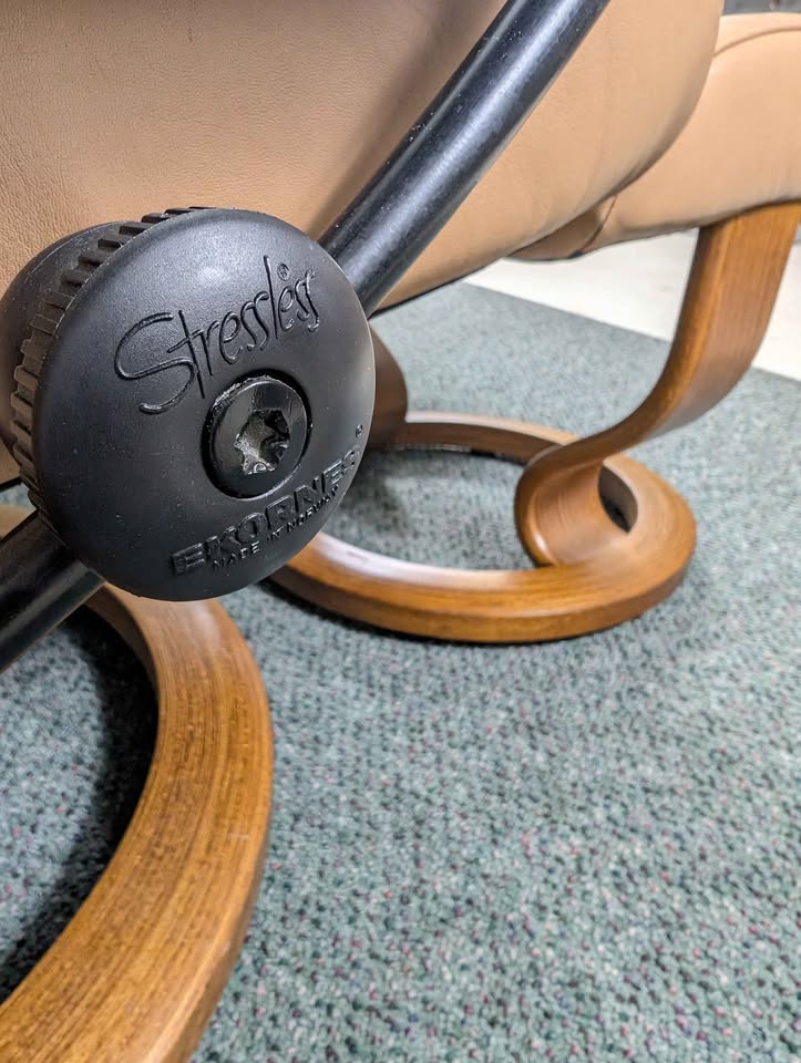 Pair of Beige Leather Ekornes Stressless Lounge Chairs & Ottomans