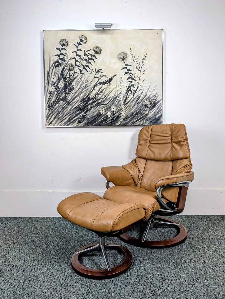 Ekornes Stressless Reno Collection Leather Lounge Chair Recliner & Ottoman