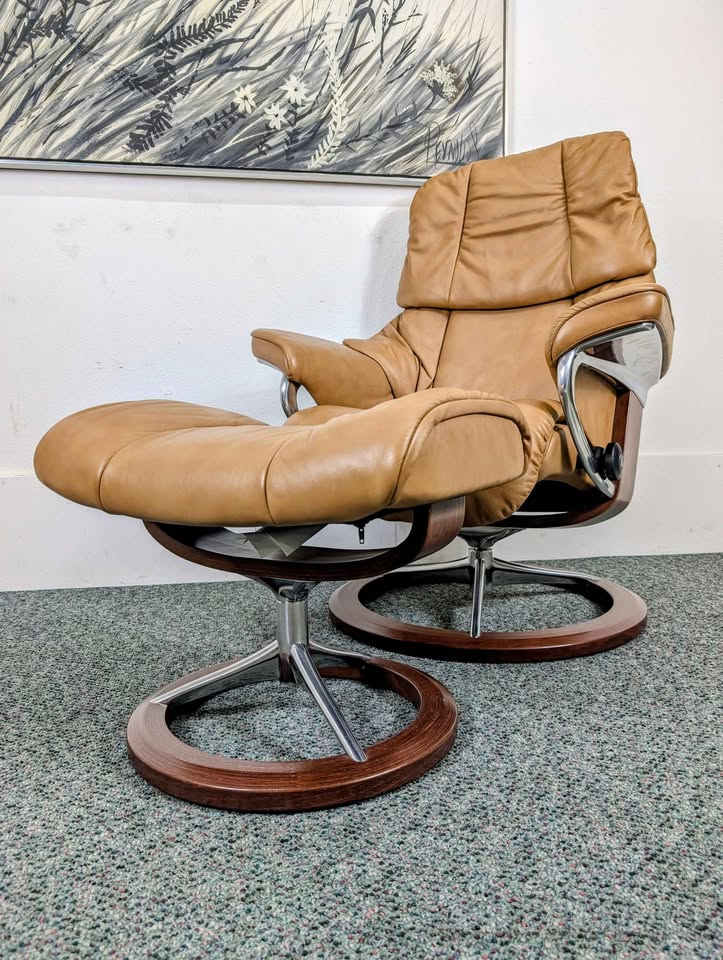 Ekornes Stressless Reno Collection Leather Lounge Chair Recliner & Ottoman